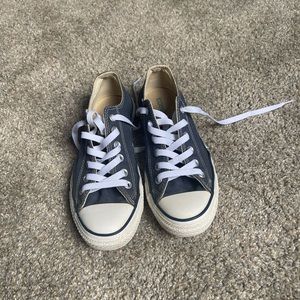 converse all stars women's size 7.5/mens 5.5
